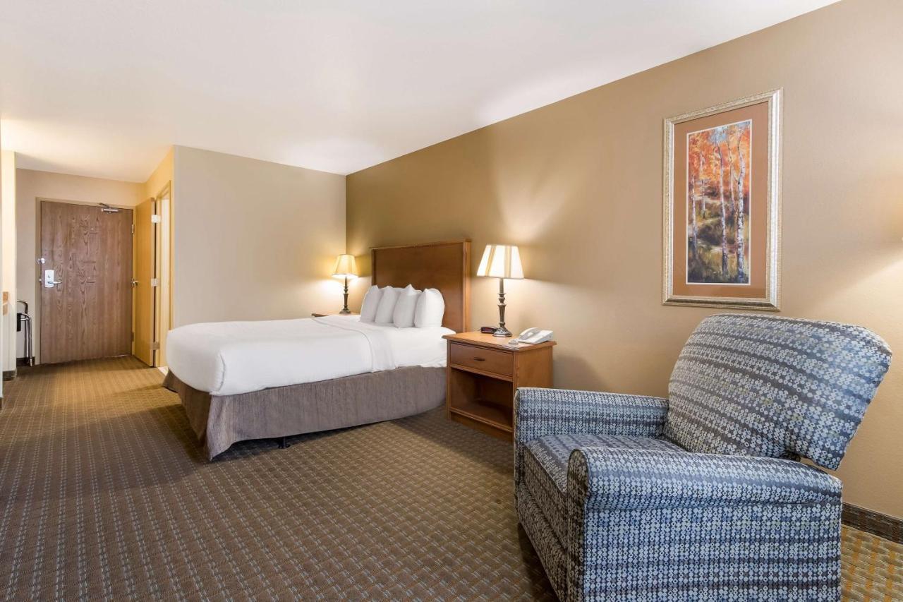Best Western Empire Towers Sioux Falls Exterior photo